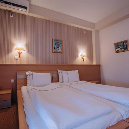 Hotel Filip Ohrid Kültér fotó