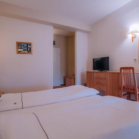 Hotel Filip Ohrid Kültér fotó
